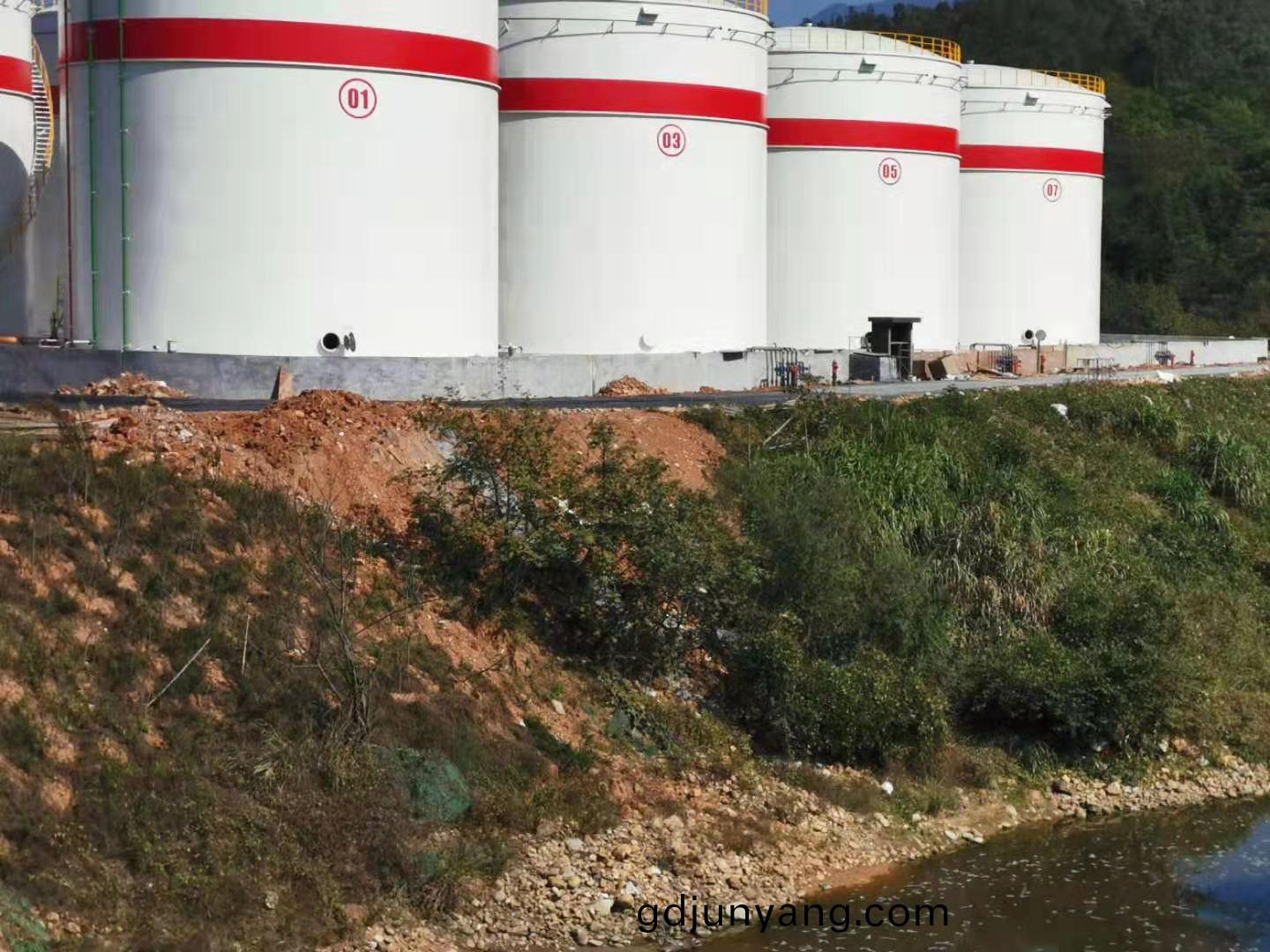 水(shui)性(xing)漆與乳(ru)膠(jiao)漆的主要區(qu)彆(bie)？