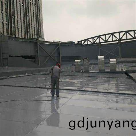 聚氨(an)酯(zhi)麵漆(qi)低溫施工(gong)註(zhu)意事(shi)項(xiang)