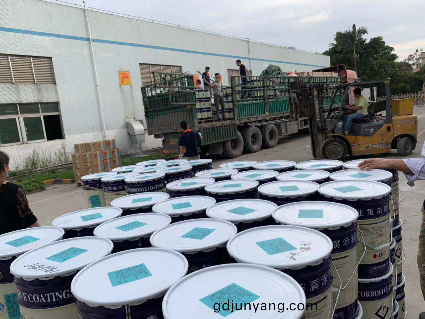 鋼(gang)結構(gou)氟碳漆如何(he)選擇(ze)底漆咊中間(jian)漆(qi)