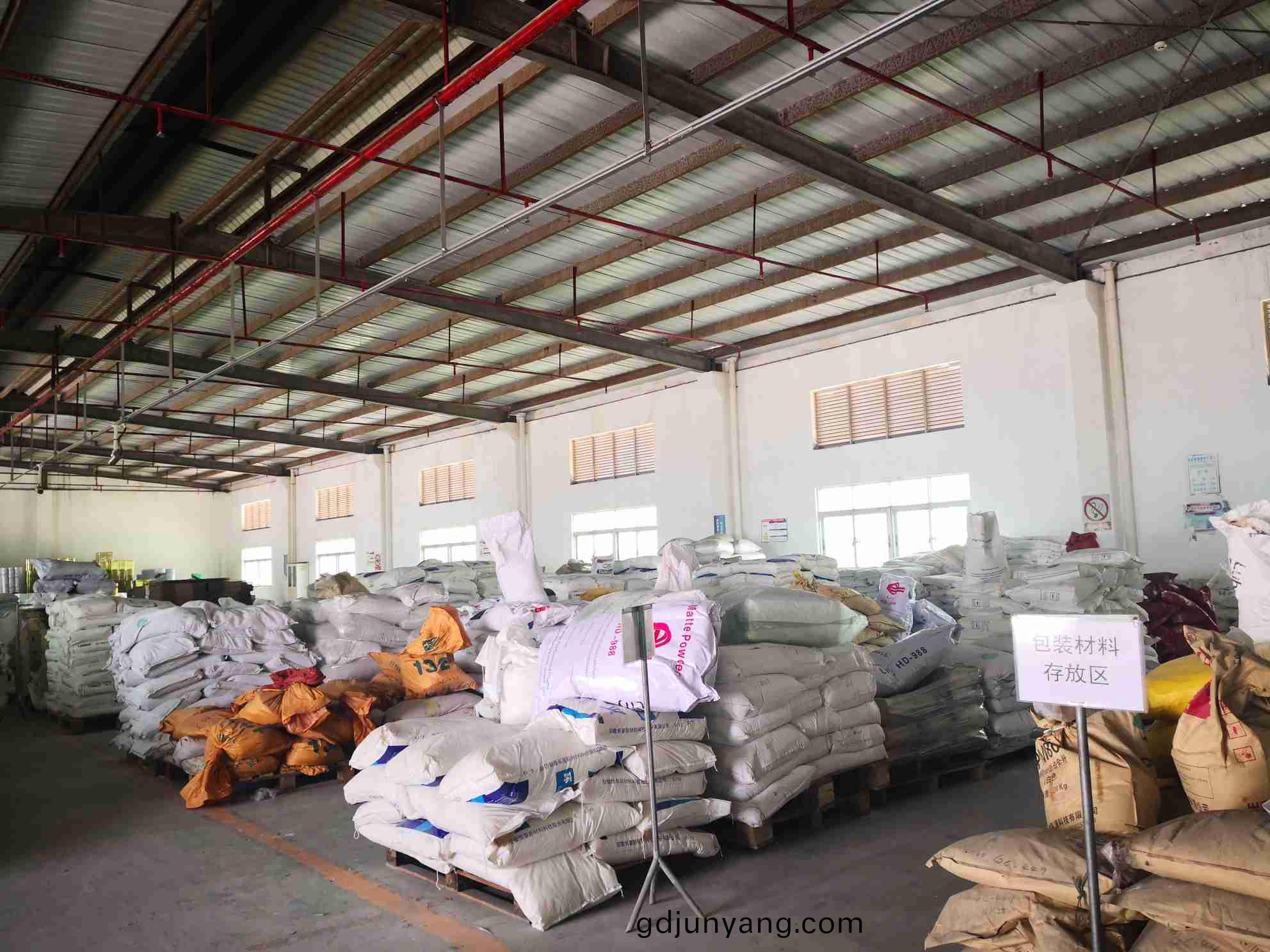 重防(fang)腐塗(tu)料(liao)的(de)施工工(gong)藝(yi)及應(ying)用領域(yu)