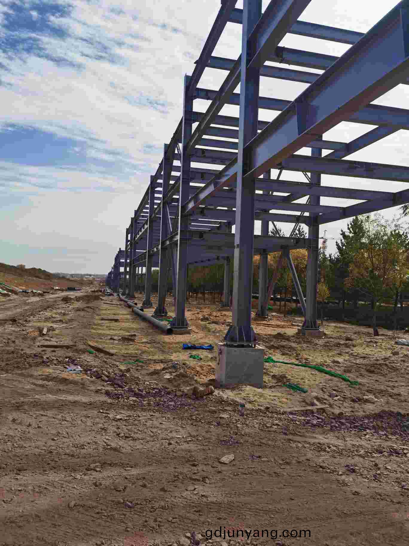 鋼(gang)結構(gou)防火(huo)漆施工時(shi)有(you)哪些要點？