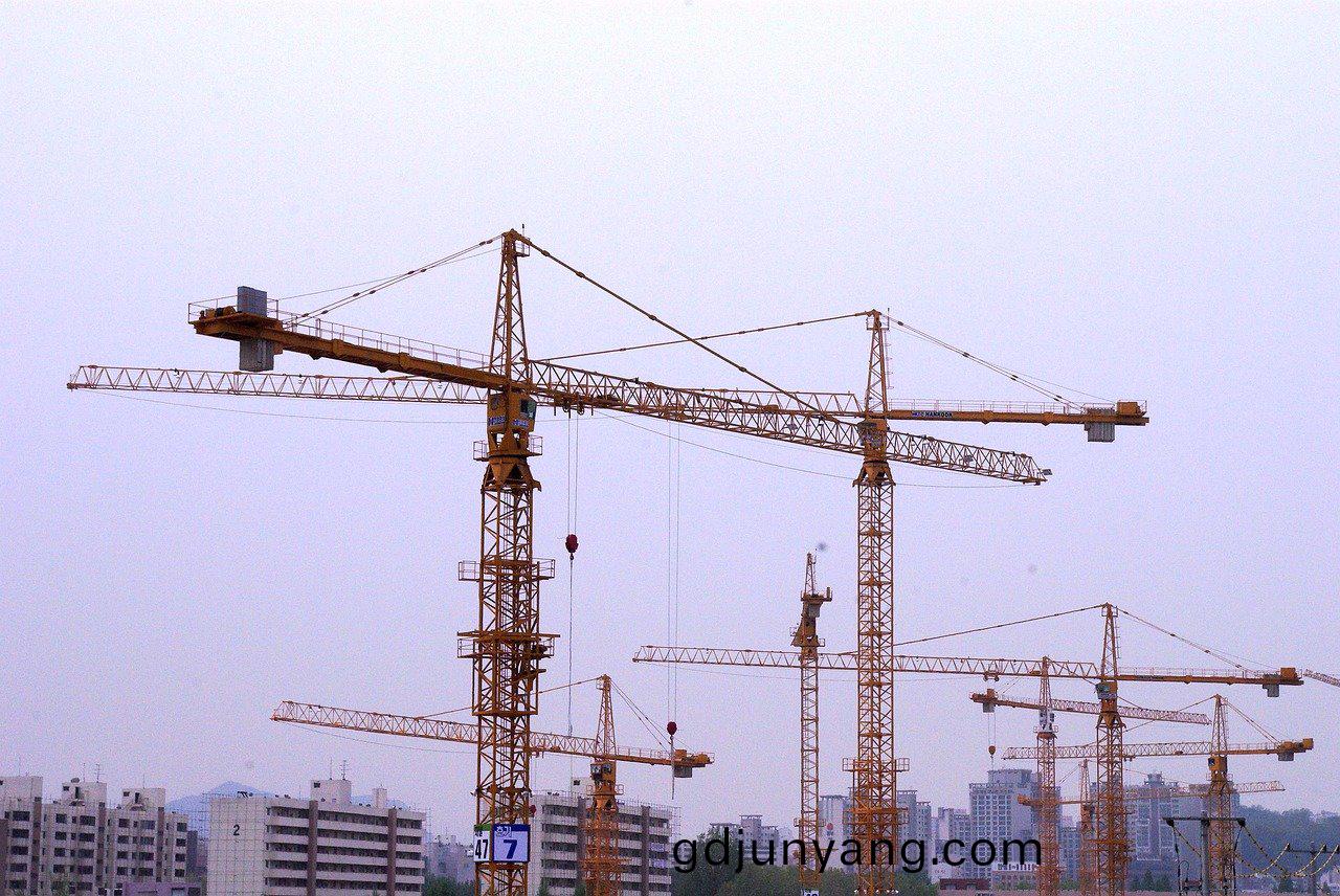 氟碳(tan)漆噴塗(tu)中(zhong)有哪(na)些小技巧？