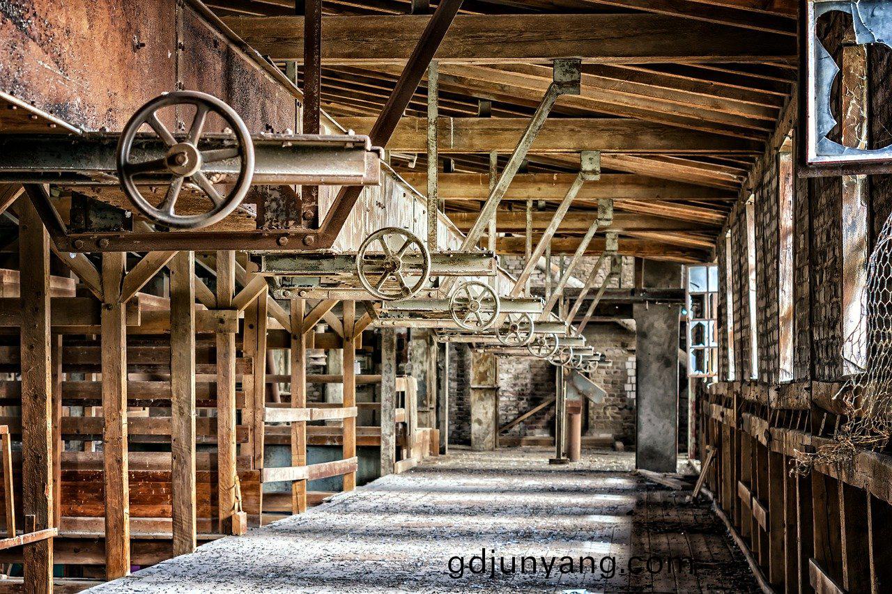 外(wai)牆(qiang)金(jin)屬氟(fu)碳漆施(shi)工前(qian)準備(bei)工(gong)作有哪些(xie)？