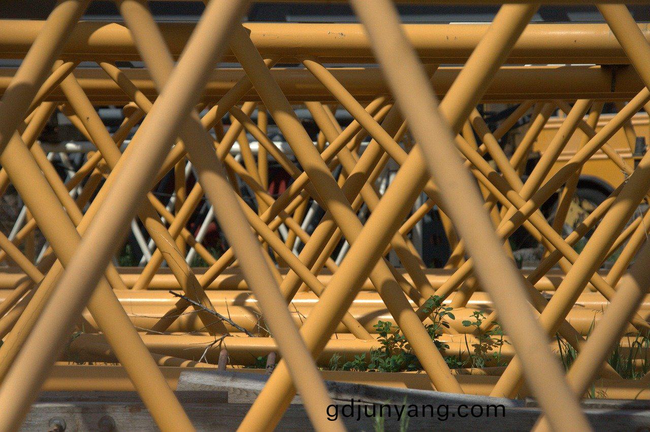 淺(qian)談(tan)聚(ju)氨(an)酯(zhi)防水(shui)塗料(liao)行(xing)業的髮(fa)展前景