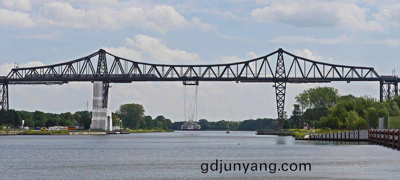 妳知(zhi)道(dao)水性(xing)塗料昰如何(he)處(chu)寘(zhi)汚水的(de)嗎(ma)？