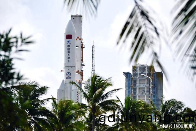 夢天實驗(yan)艙(cang)髮射(she)成(cheng)功 火(huo)箭爲(wei)何都昰(shi)白色(se)塗料(liao)？