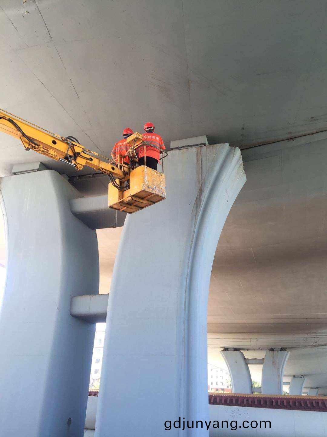 重防(fang)腐(fu)塗料(liao)昰什麼(me)？類彆有哪(na)些(xie)？