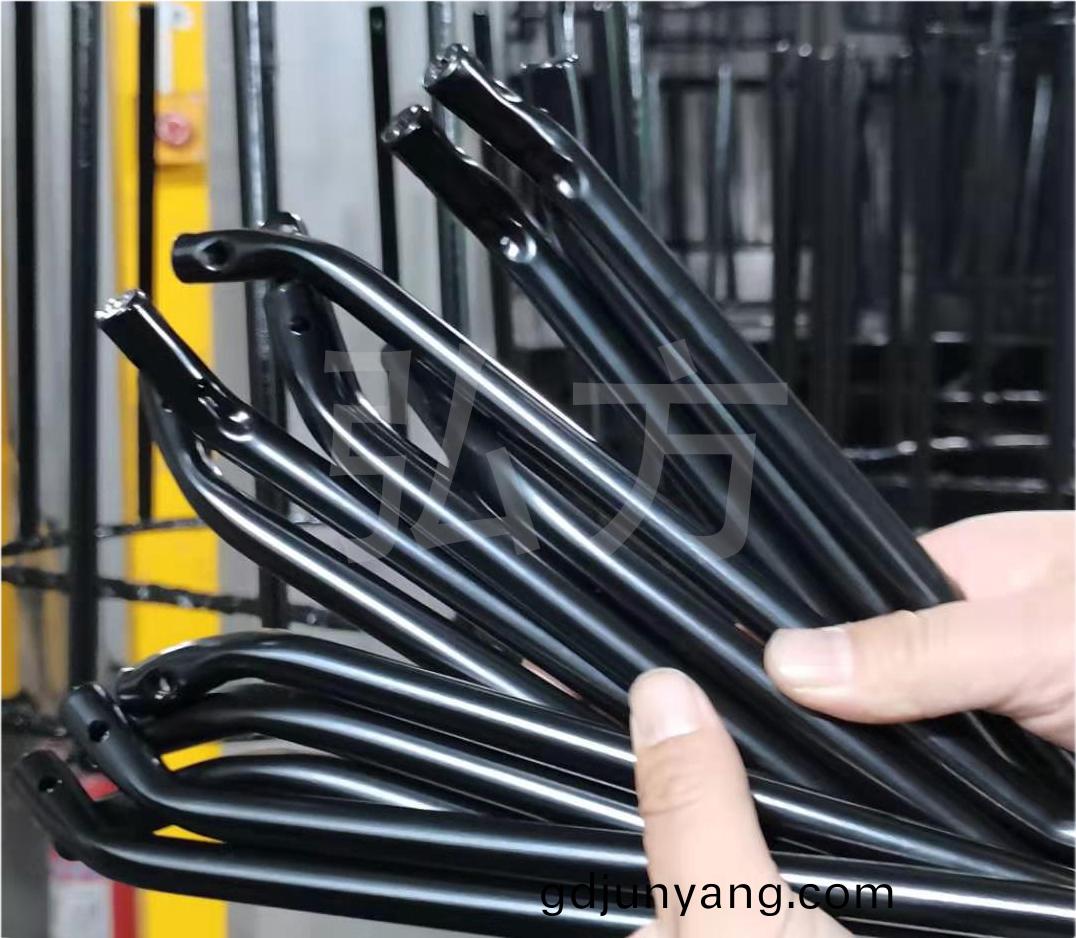 弘方(fang)氨基(ji)烘(hong)榦磁漆(qi)客(ke)戶案例-童車配件(jian)